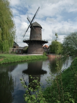 Isselburg-Werth : Turmwindmühle an der Issel in Werth